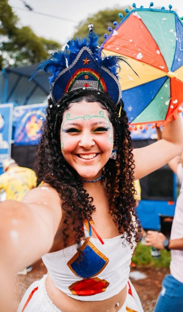 Brenda Medeiros
